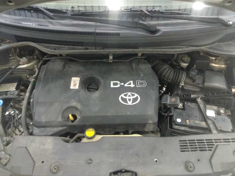 TOYOTA COROLLA VERSO (R1) 2.2 D-4D Luna   |   09.05 - 12.09 foto 4