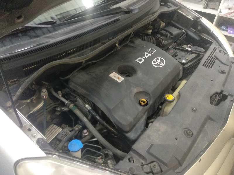 TOYOTA COROLLA VERSO (R1) 2.2 D-4D Luna   |   09.05 - 12.09 foto 5