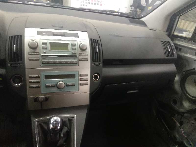 TOYOTA COROLLA VERSO (R1) 2.2 D-4D Luna   |   09.05 - 12.09 foto 10