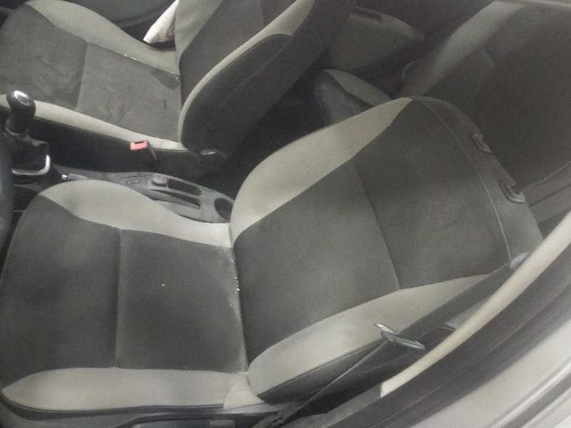 RENAULT CLIO III Authentique   |   10.10 - 12.11 foto 11