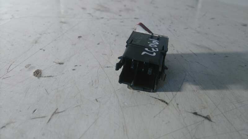 INTERRUPTOR SOS VOLKSWAGEN GOLF V BERLINA (1K1) Conceptline (E)   |   0.03 - ...