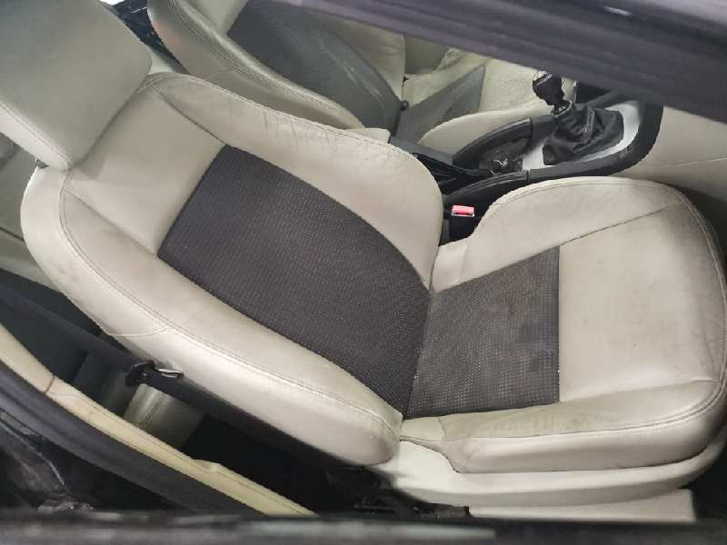 SAAB 9-3 BERLINA 1.9 TiD Linear (I/D)   |   05.04 - 12.05 foto 12