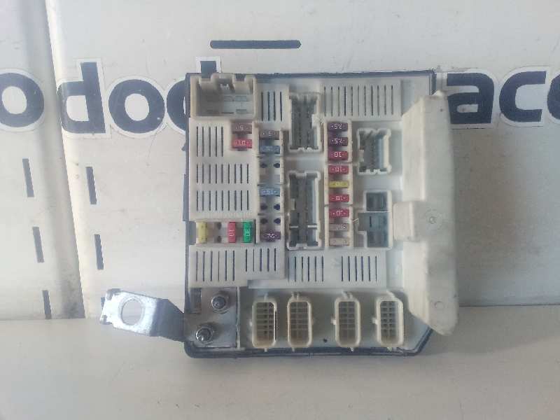 CAJA RELES / FUSIBLES RENAULT MEGANE II FAMILIAR Authentique   |   0.03 - ...