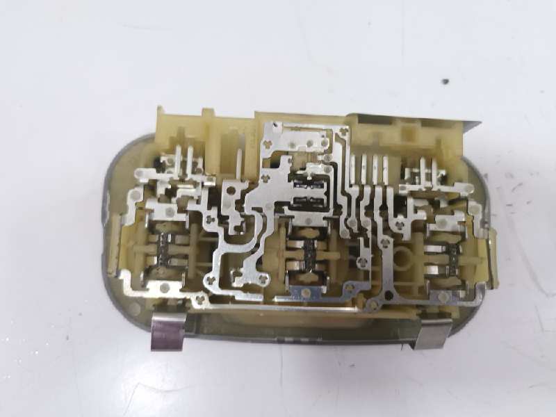 LUZ INTERIOR PEUGEOT 207 CC Sport   |   0.07 - ...