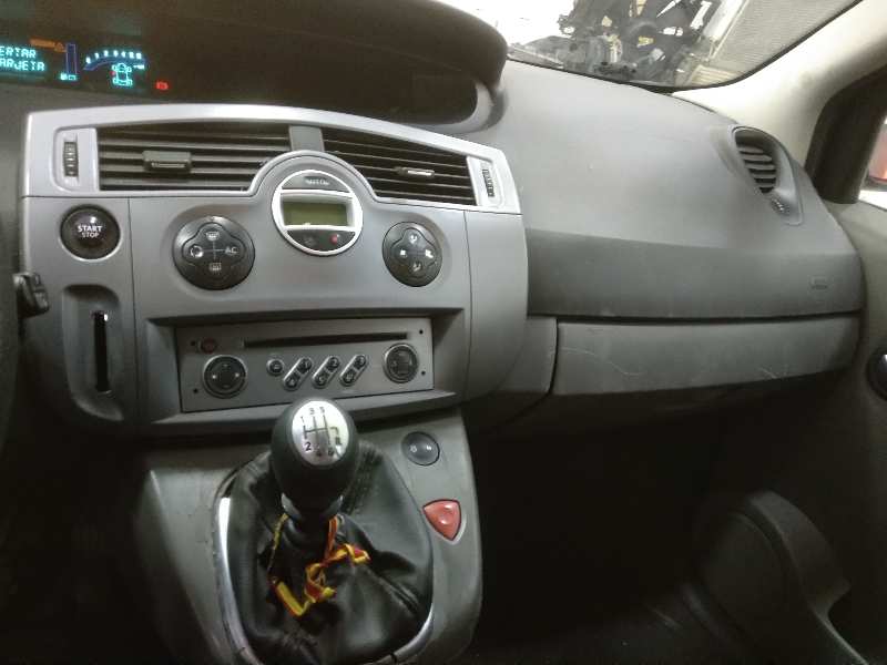 RENAULT SCENIC II Grand Business Motor 1,9 Ltr. - 96 kW dCi Diesel foto 8