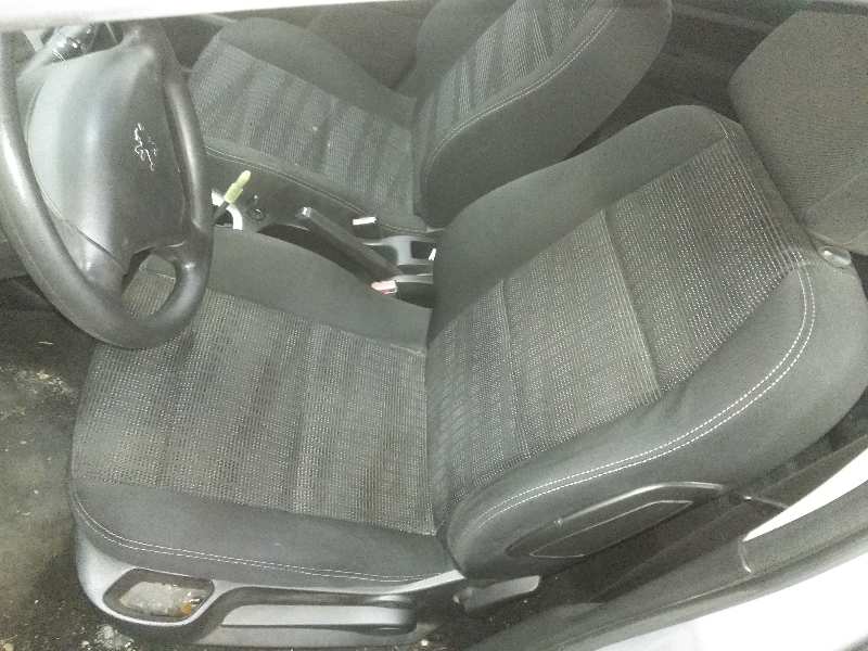 PEUGEOT 307 BERLINA (S2) D-Sign   |   10.06 - 12.08 foto 8