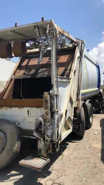 IVECO STRALIS (AD/AT) FG    AD   Y / P   6X2 Tráfico urbano   |   05.03 - 12.13 foto 3