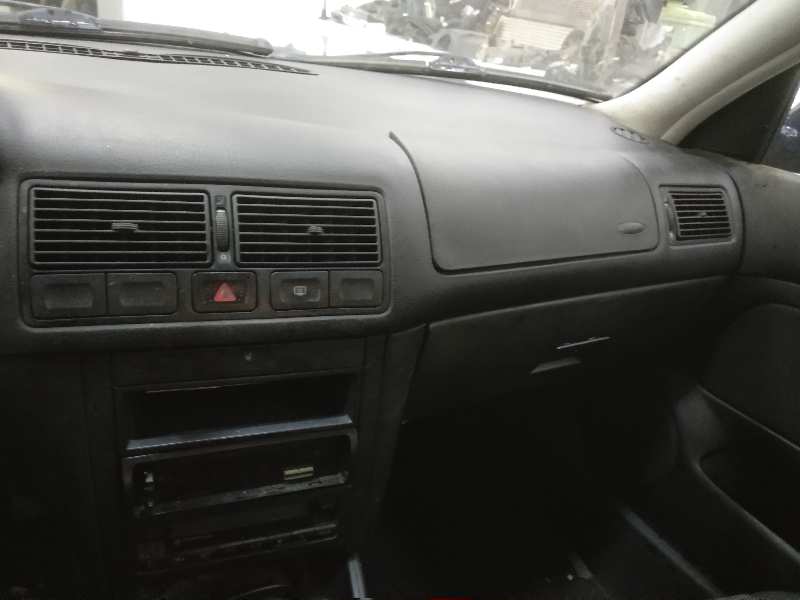 VOLKSWAGEN GOLF IV BERLINA (1J1) Conceptline   |   09.97 - 12.00 foto 10