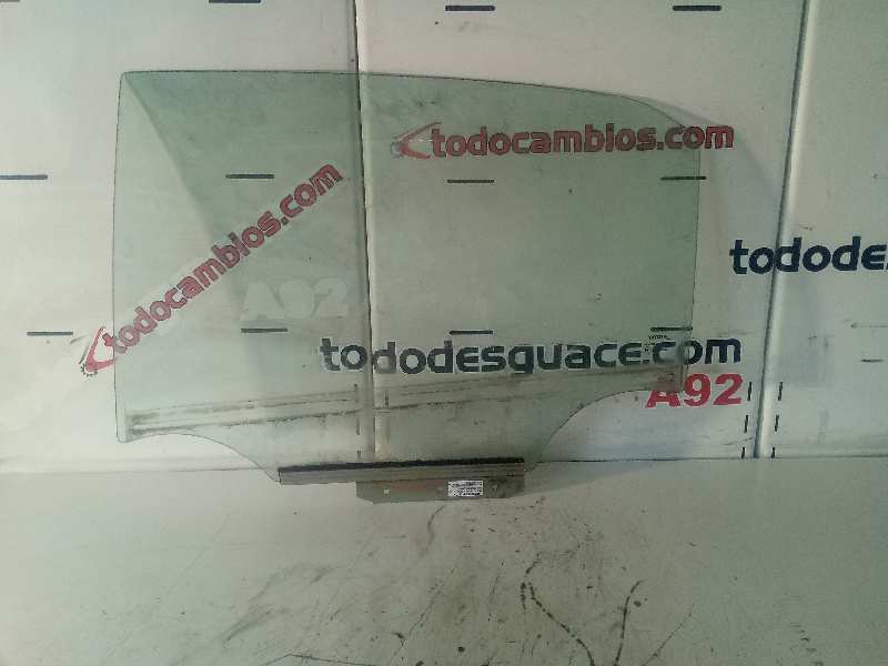 LUNA DELANTERA DERECHA TOYOTA COROLLA (E15) High   |   0.08 - ...