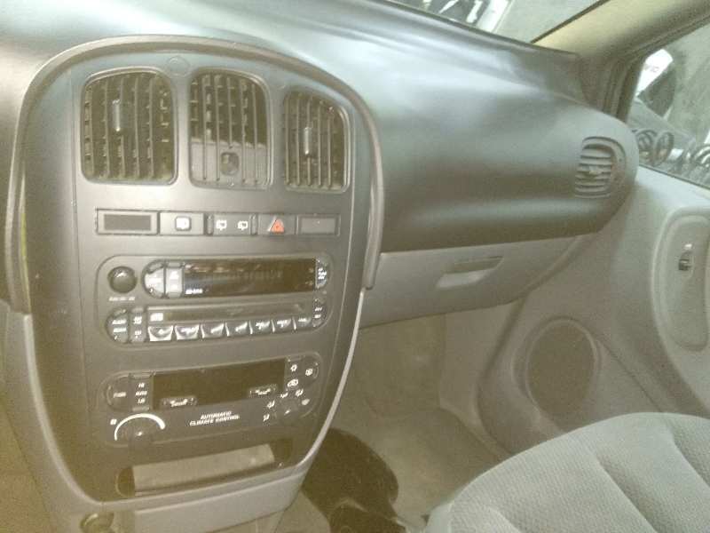 CHRYSLER VOYAGER (RG) 2.4 LX (I)   |   03.01 - 12.04 foto 10