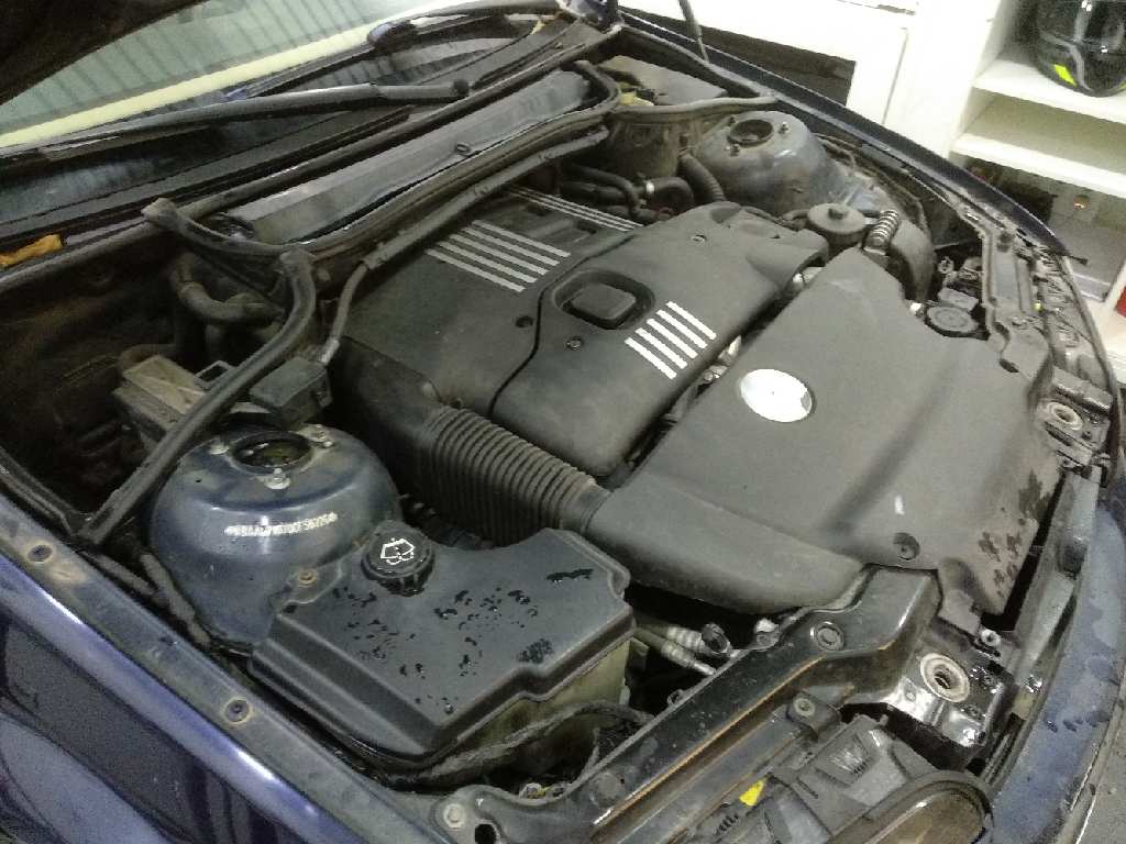BMW SERIE 3 BERLINA (E46) 320d   |   04.98 - 12.01 foto 5