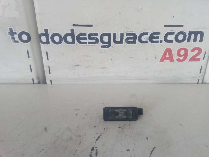 RECAMBIO DE LUZ MATRICULA PEUGEOT 207 CC Sport   |   0.07 - ...