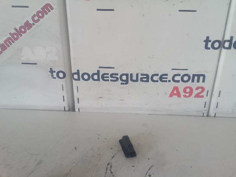 RECAMBIO DE LUZ MATRICULA PEUGEOT 207 CC Sport   |   0.07 - ...