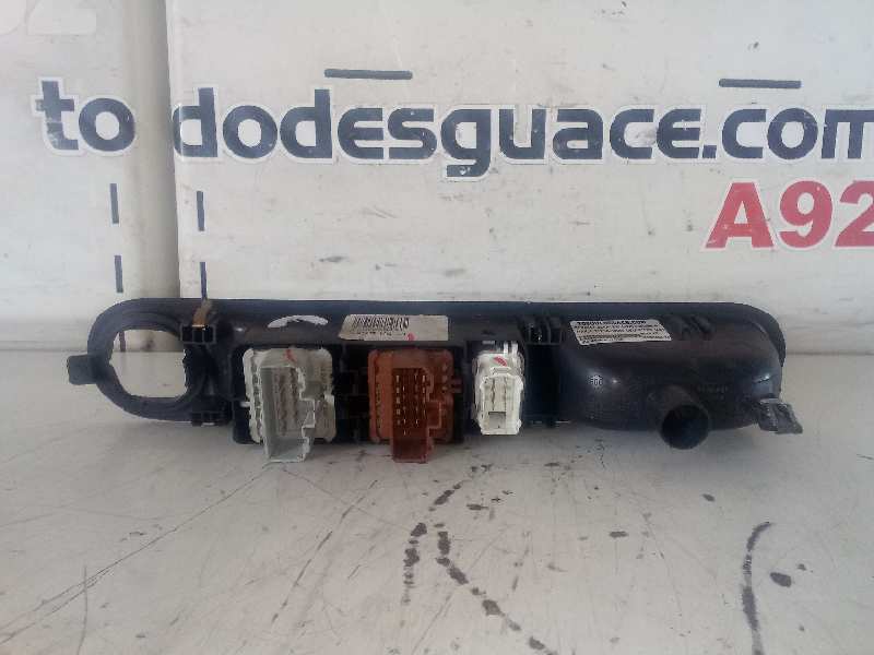 MANDO ELEVALUNAS DELANTERO IZQUIERDO RENAULT ESPACE IV (JK0) Expression