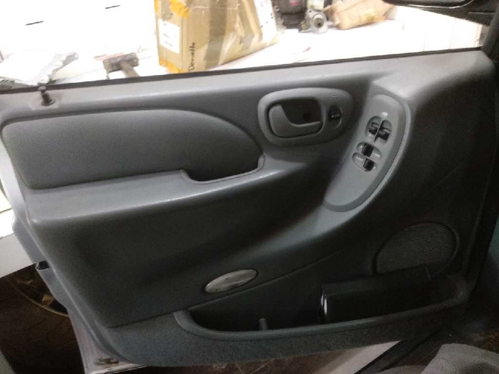CHRYSLER GRAND VOYAGER Limited   |   03.08 - 12.11 foto 7