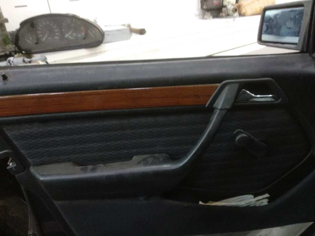 MERCEDES-BENZ CLASE E (W124) BERLINA * foto 7