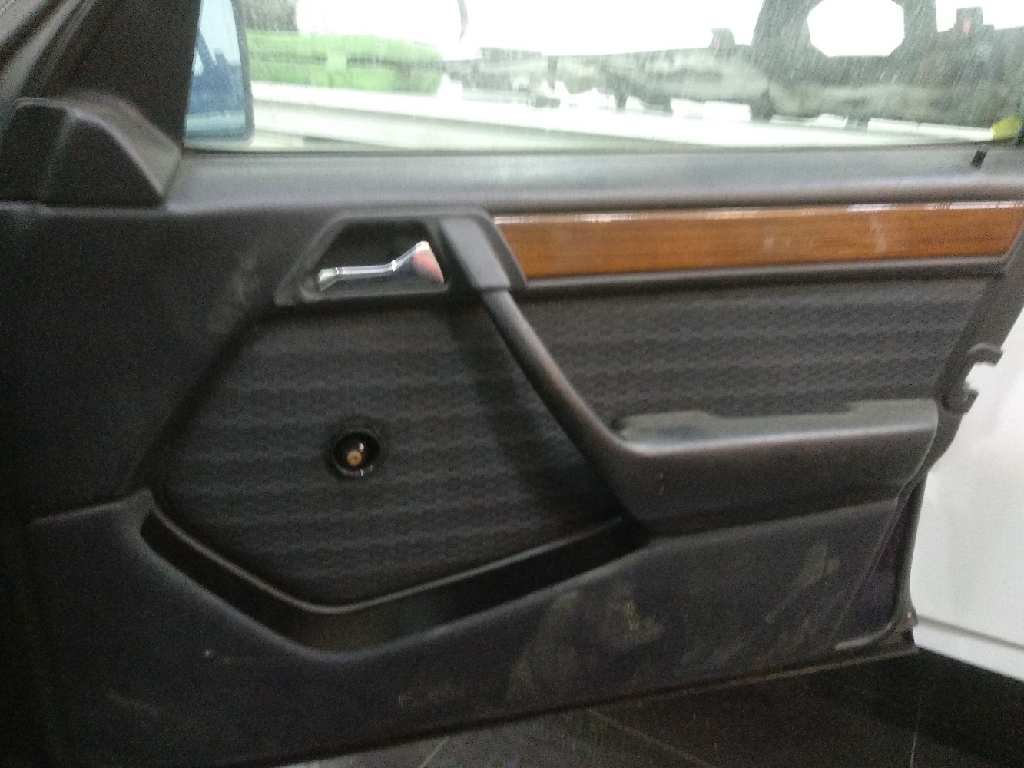 MERCEDES-BENZ CLASE E (W124) BERLINA * foto 10