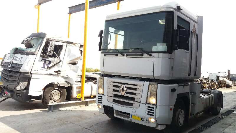 RENAULT MAGNUM 4XX.18/4XX.26 02 -> FAS   4X2   4XX.18 Larga distancia   |   01.01 - 12.06