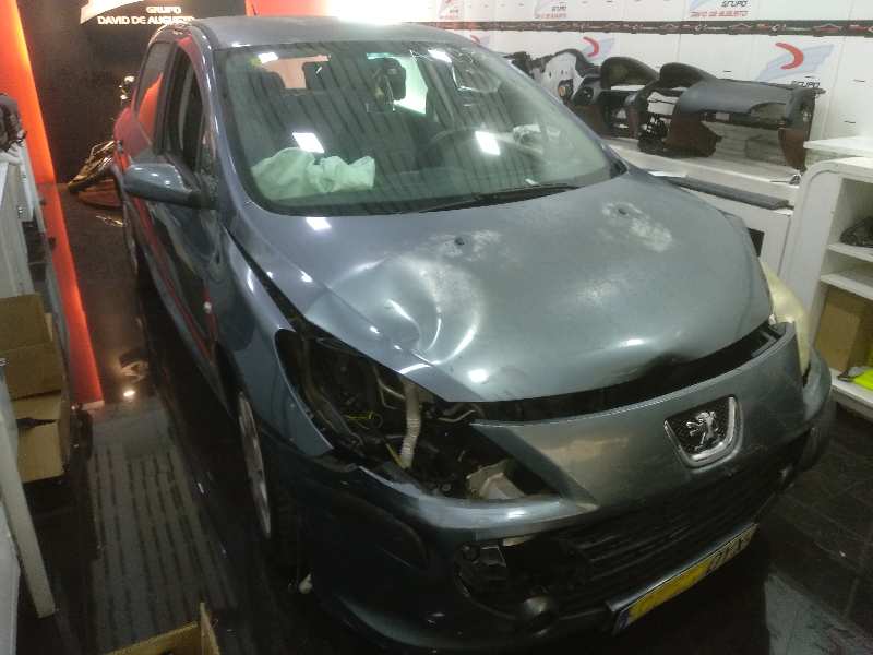 PEUGEOT 307 BERLINA (S2) X-Line Motor 1,6 Ltr. - 80 kW HDi foto 2