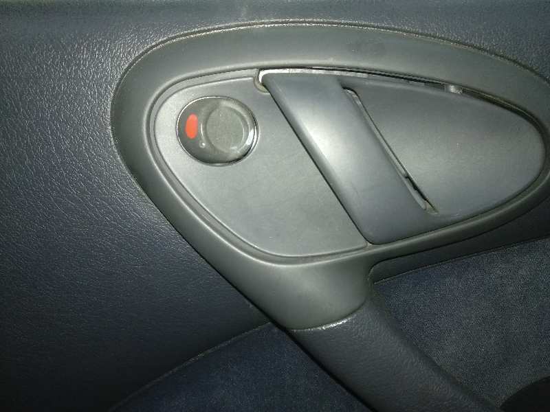 CITROEN XSARA BERLINA 2.0 HDi Attraction (66kW)   |   07.99 - 12.00 foto 7