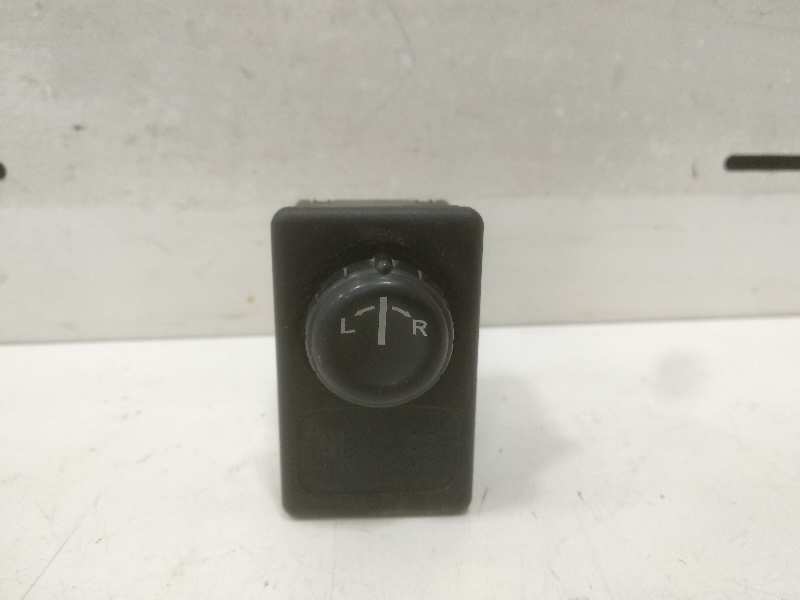 INTERRUPTOR RETROVISORES NISSAN TERRANO/TERRANO.II (R20) Aventura   |   12.97 - 12.04
