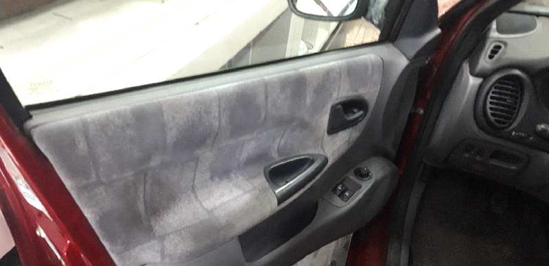 RENAULT MEGANE I FASE 2 BERLINA (BA0) 1.6 16 V RT (BA04) Motor 1,6 Ltr. - 79 kW foto 6