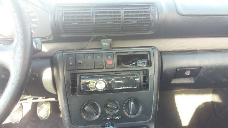 AUDI A4 BERLINA (B5) 1.9 TDI   |   08.94 - 12.99 foto 12