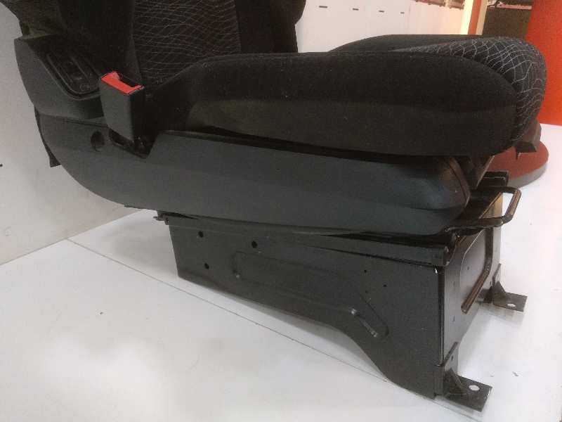 ASIENTO DELANTERO IZQUIERDO MERCEDES ACTROS BM 963.403 ACHSER 1848 LS 4X2 F 13      |   01.17 - 03.17
