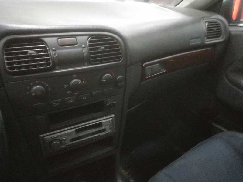 VOLVO S40 BERLINA (1995-2005) 1.9 D foto 10