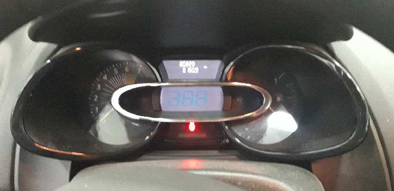RENAULT CLIO IV Authentique   |   09.12 - 12.16 foto 10
