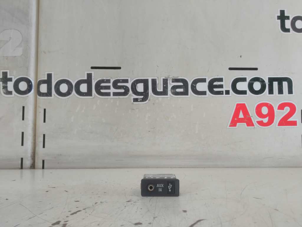 PUERTO USB AUXILIAR BMW X1 (E84) sDrive 20d   |   09.09 - 12.12