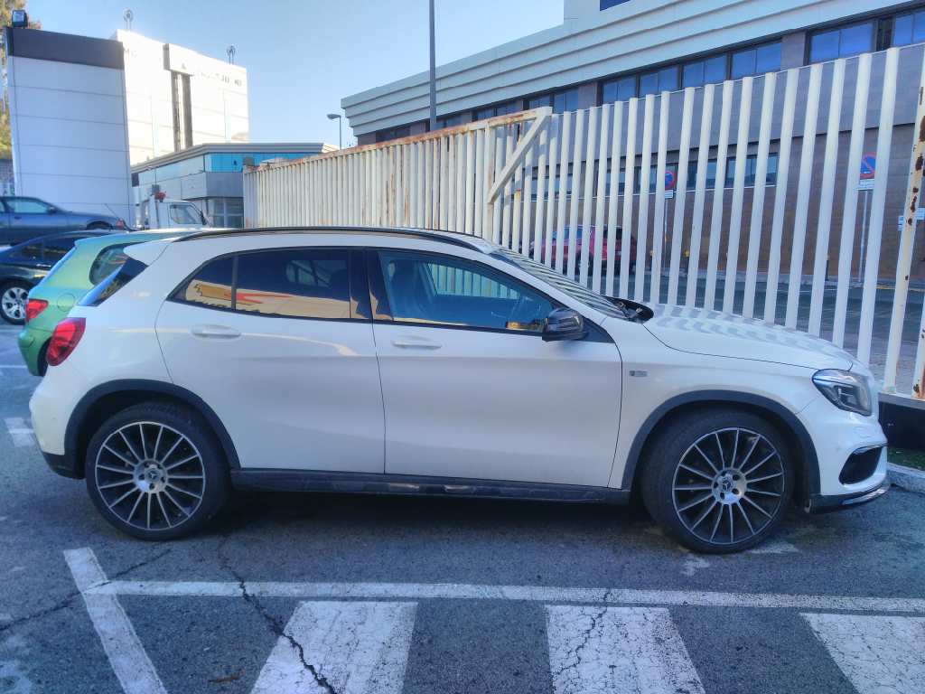 MERCEDES-BENZ CLASE GLA (W156) *