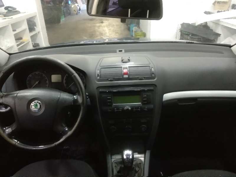 SKODA OCTAVIA BERLINA (1Z3) Active   |   05.04 - 12.08 foto 11