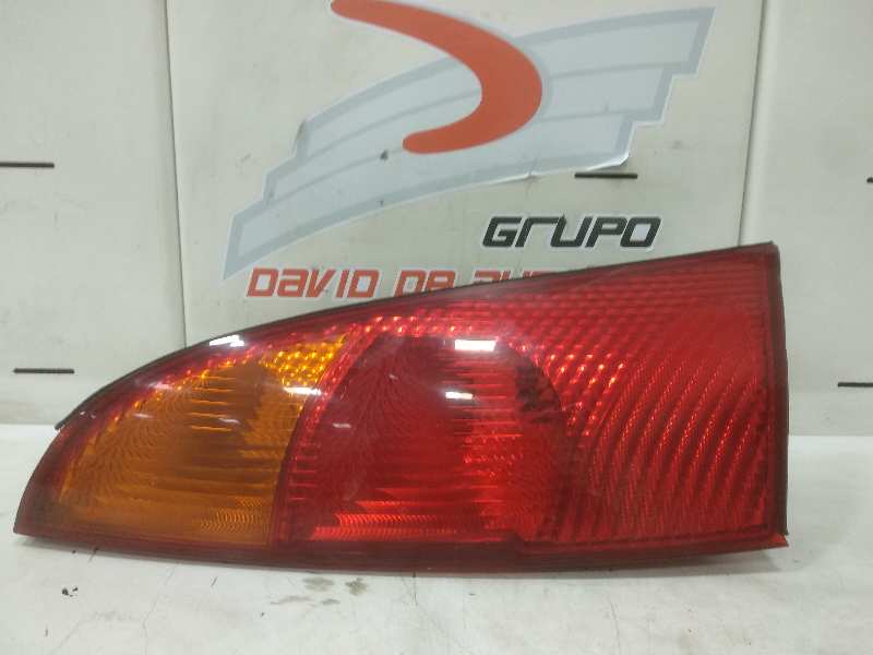 PILOTO TRASERO IZQUIERDO FORD FOCUS BERLINA (CAK) Ambiente   |   08.98 - 12.04