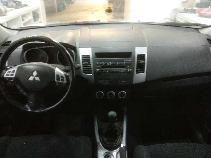 MITSUBISHI OUTLANDER (CW0) 2.0 DI-D Intense   |   02.07 - 12.09 foto 9
