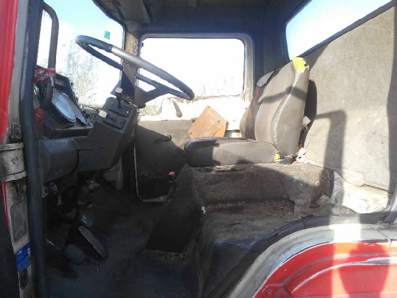 NISSAN L - 60.095 Chasis / 2800 / 6.0 / 66 KW Cabina individual   |   01.95 - ... foto 7