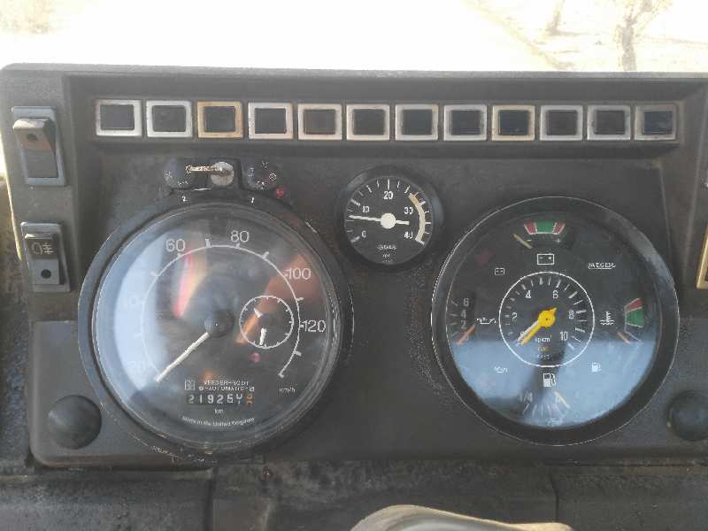 NISSAN L - 60.095 Chasis / 2800 / 6.0 / 66 KW Cabina individual   |   01.95 - ... foto 8