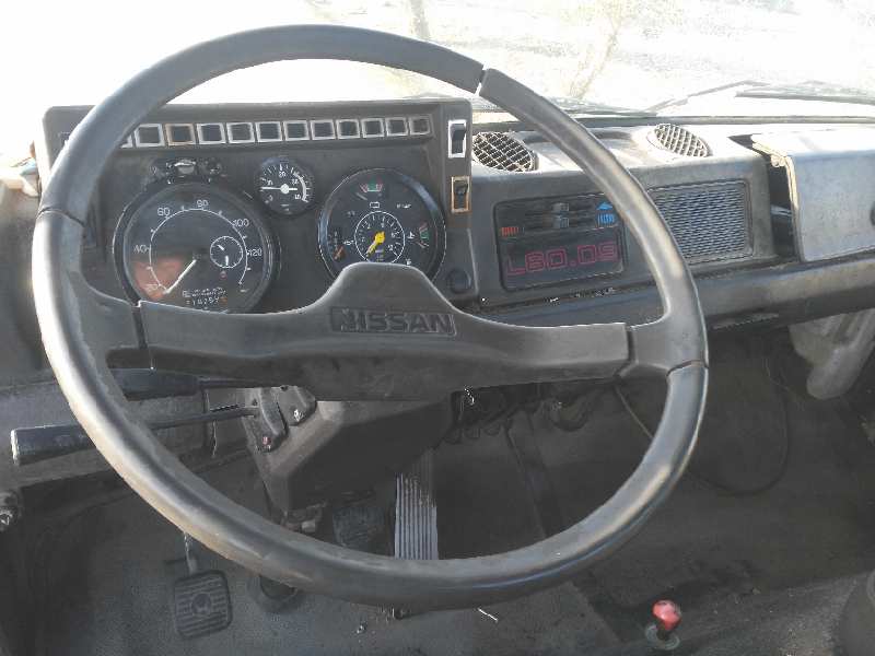 NISSAN L - 60.095 Chasis / 2800 / 6.0 / 66 KW Cabina individual   |   01.95 - ... foto 9