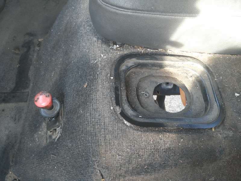 NISSAN L - 60.095 Chasis / 2800 / 6.0 / 66 KW Cabina individual   |   01.95 - ... foto 12