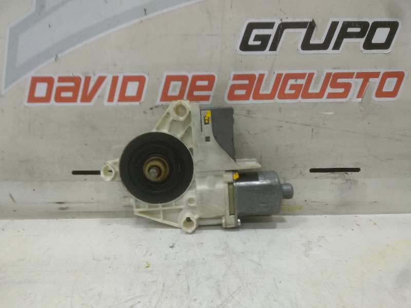 MOTOR ELEVALUNAS TRASERO DERECHO foto 2