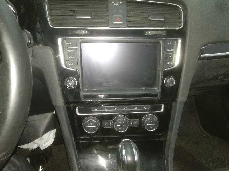 VOLKSWAGEN GOLF VII LIM. (5G1) R 4Motion BlueMotion Tech.   |   01.15 - 12.17 foto 9