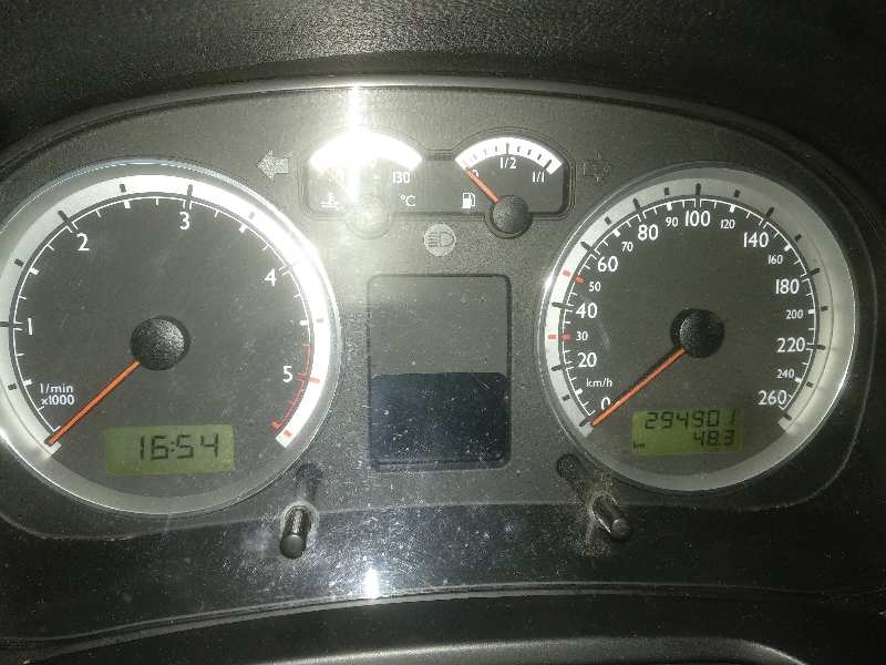 VOLKSWAGEN GOLF IV BERLINA (1J1) 25 Aniversario Motor 1,9 Ltr. - 74 kW TDI foto 8
