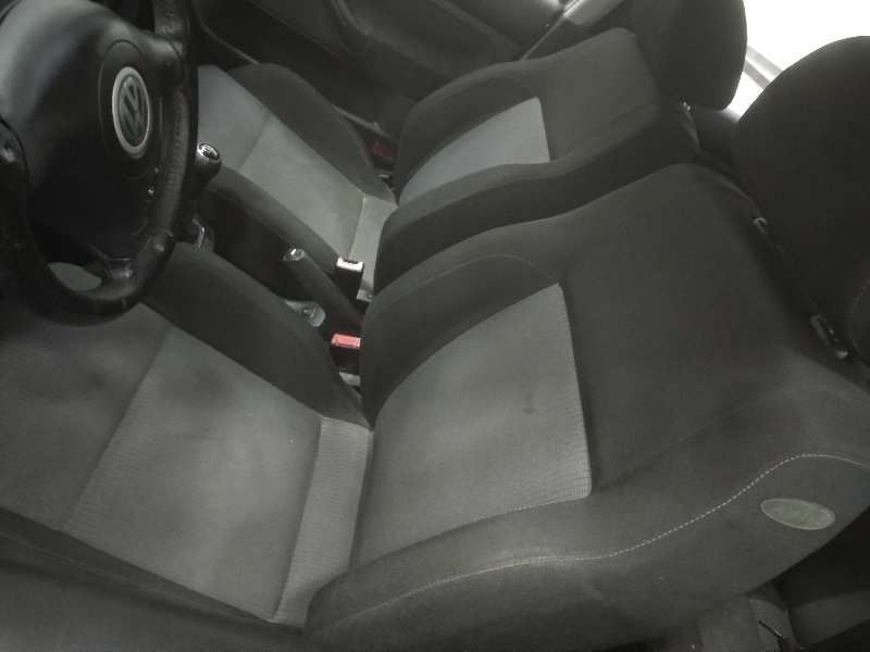 VOLKSWAGEN GOLF IV BERLINA (1J1) 25 Aniversario Motor 1,9 Ltr. - 74 kW TDI foto 11