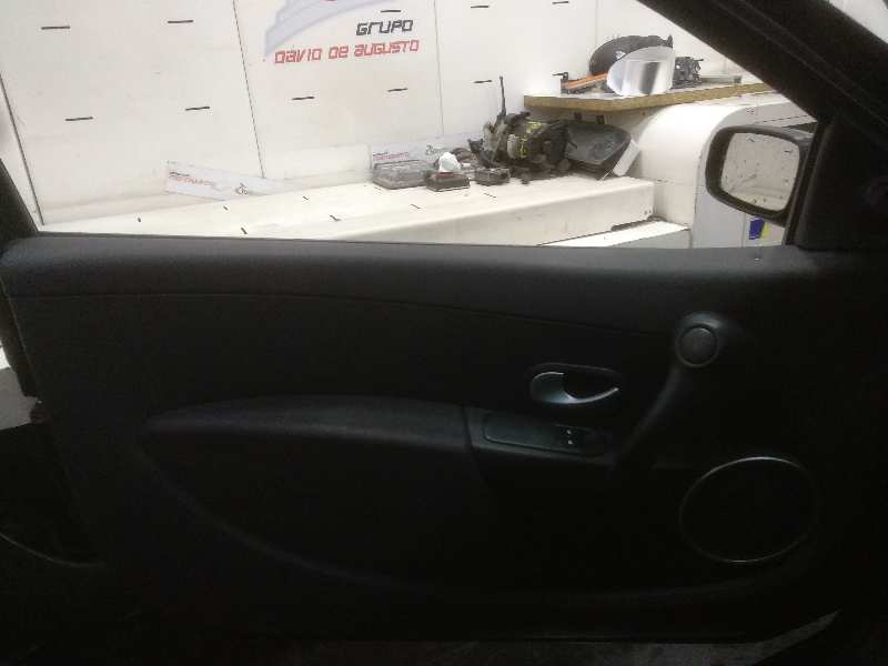 RENAULT CLIO III Exception   |   09.06 - ... foto 10