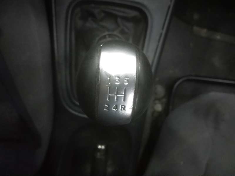 NISSAN ALMERA (N16/E) Acenta Motor 2,2 Ltr. - 82 kW dCi Diesel CAT foto 8