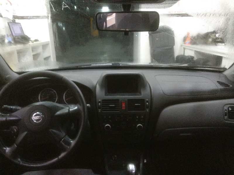 NISSAN ALMERA (N16/E) Acenta Motor 2,2 Ltr. - 82 kW dCi Diesel CAT foto 11