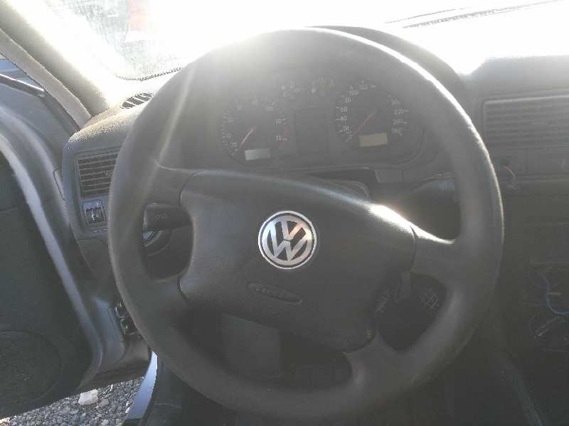 VOLKSWAGEN GOLF IV BERLINA (1J1) Conceptline Motor 1,6 Ltr. - 77 kW 16V foto 9