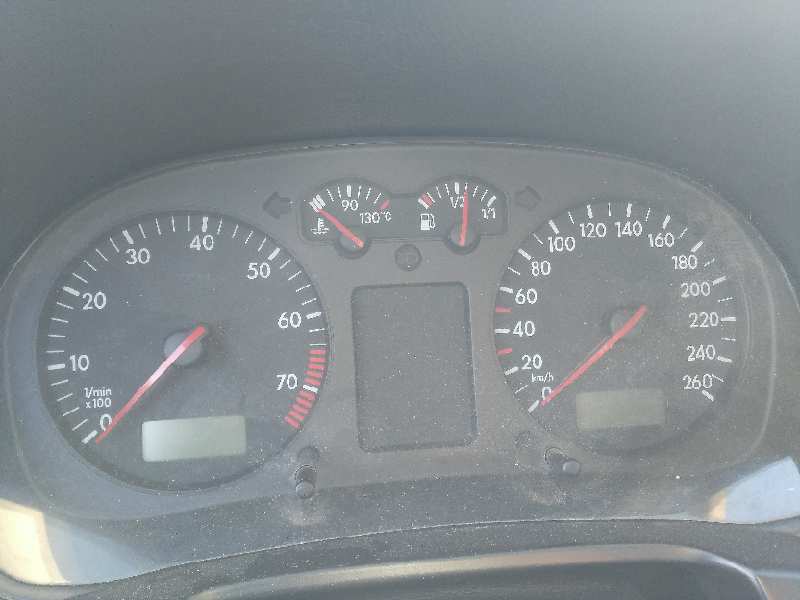 VOLKSWAGEN GOLF IV BERLINA (1J1) Conceptline Motor 1,6 Ltr. - 77 kW 16V foto 10
