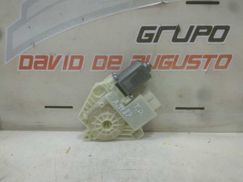 MOTOR ELEVALUNAS TRASERO DERECHO VOLKSWAGEN GOLF VII LIM. (5G1) R 4Motion BlueMotion Tech.   |   01.15 - 12.17