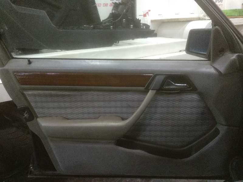 MERCEDES CLASE E (W124) BERLINA 200 E / E 200 (124.019)   |   0.92 - ... foto 9